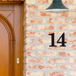 NUMERO DE MAISON ELEGANT EN PLEXI NOIR BRILLANT