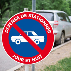 Panneau défense de stationner - jour et nuit