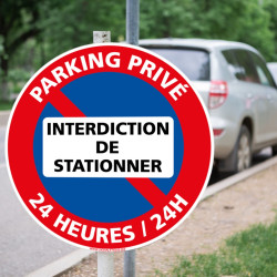 Mise en situation : Panneau Interdiction de Stationner - Propriété Privée