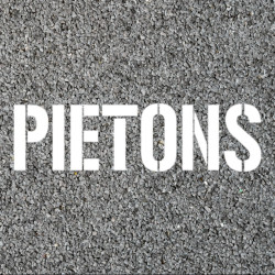 pochoir pietons mise en ambiance