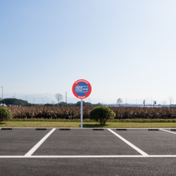 mise en ambiance stationnement interdit réservé véhicules électriques
