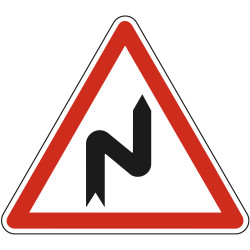 Panneau Danger Succession de virages dont le 1er est à droite A1c Signalisation Triangulaire Bord Rouge Panneau Sécurité Routi