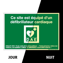 PANNEAU CE SITE EST EQUIPE D'UN DEFIBRILLATEUR CARDIAQUE PHOTOLUMINESCENT (B0355-PHO)