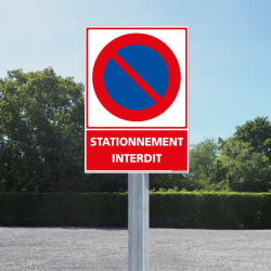Mise en ambiance panneau Stationnement strictement interdit