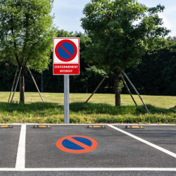 Mise en ambiance kit panneau pochoir Stationnement strictement interdit