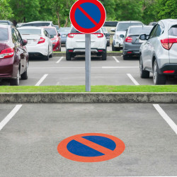 Mise en ambiance kit panneau pochoir Stationnement Interdit