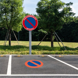 Mise en ambiance kit panneau pochoir Interdit de stationner