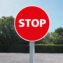 Mise en ambiance panneau STOP