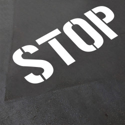 Mise en ambiance pochoir STOP