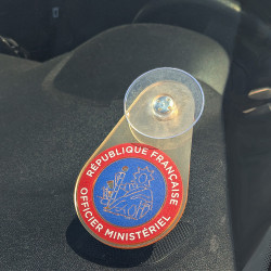 Plaque pare brise huissier de justice