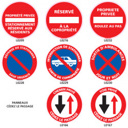 Panneaux de signalisation stationnement et cédez le passage